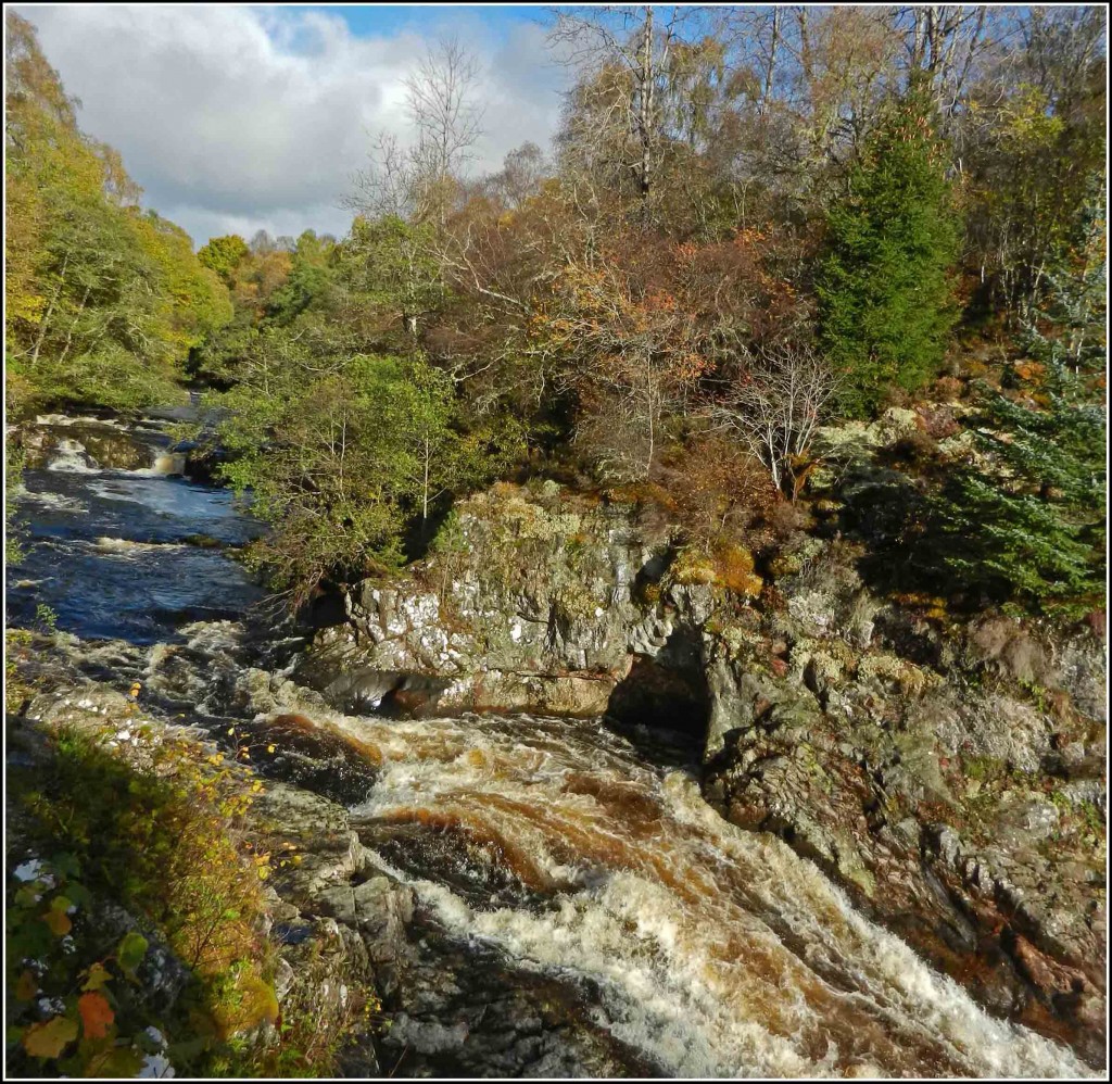 221023-2-FallsofShin.jpg
