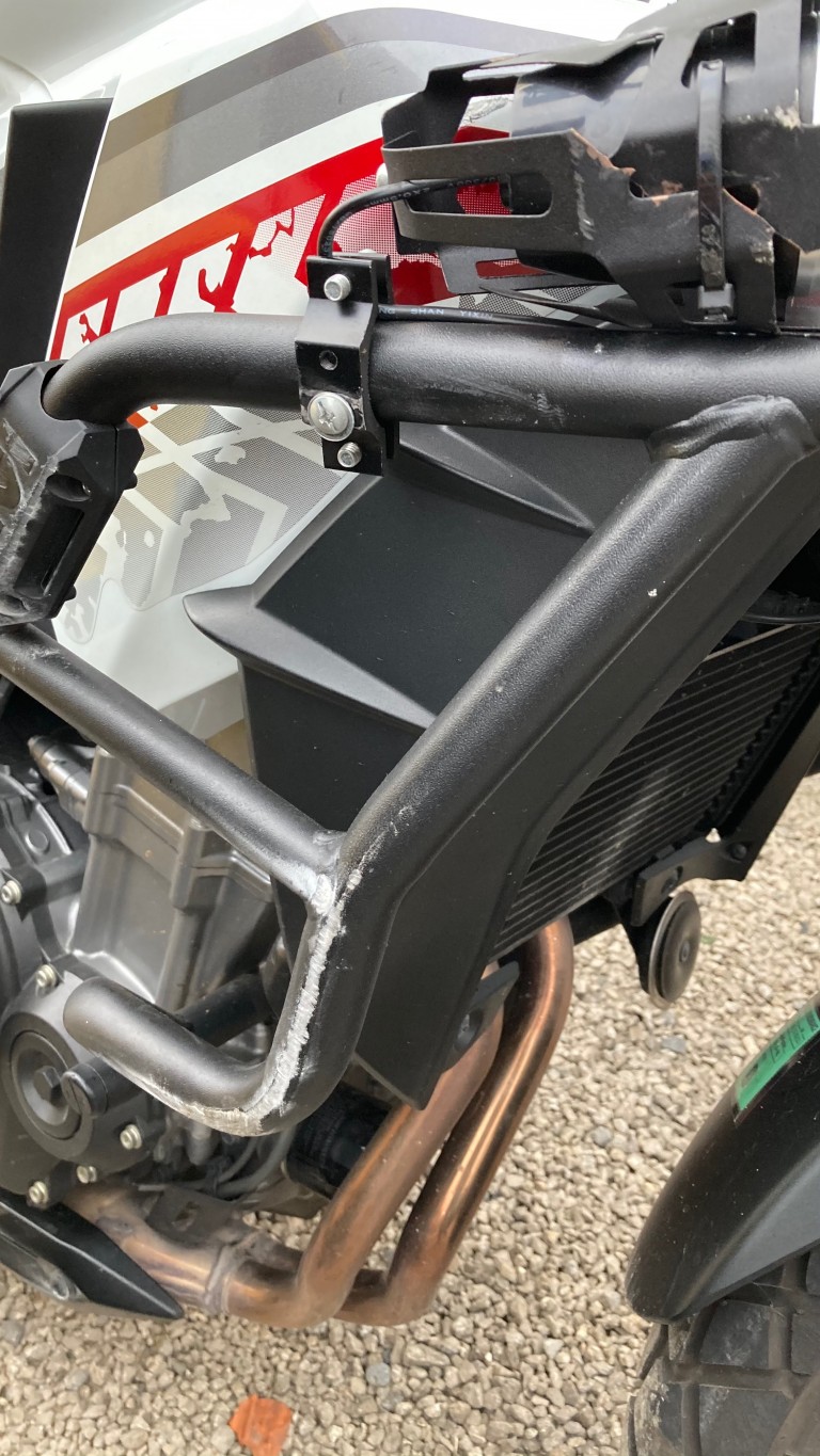 GIVI crash bars for 2020 model any known issues? Modifications