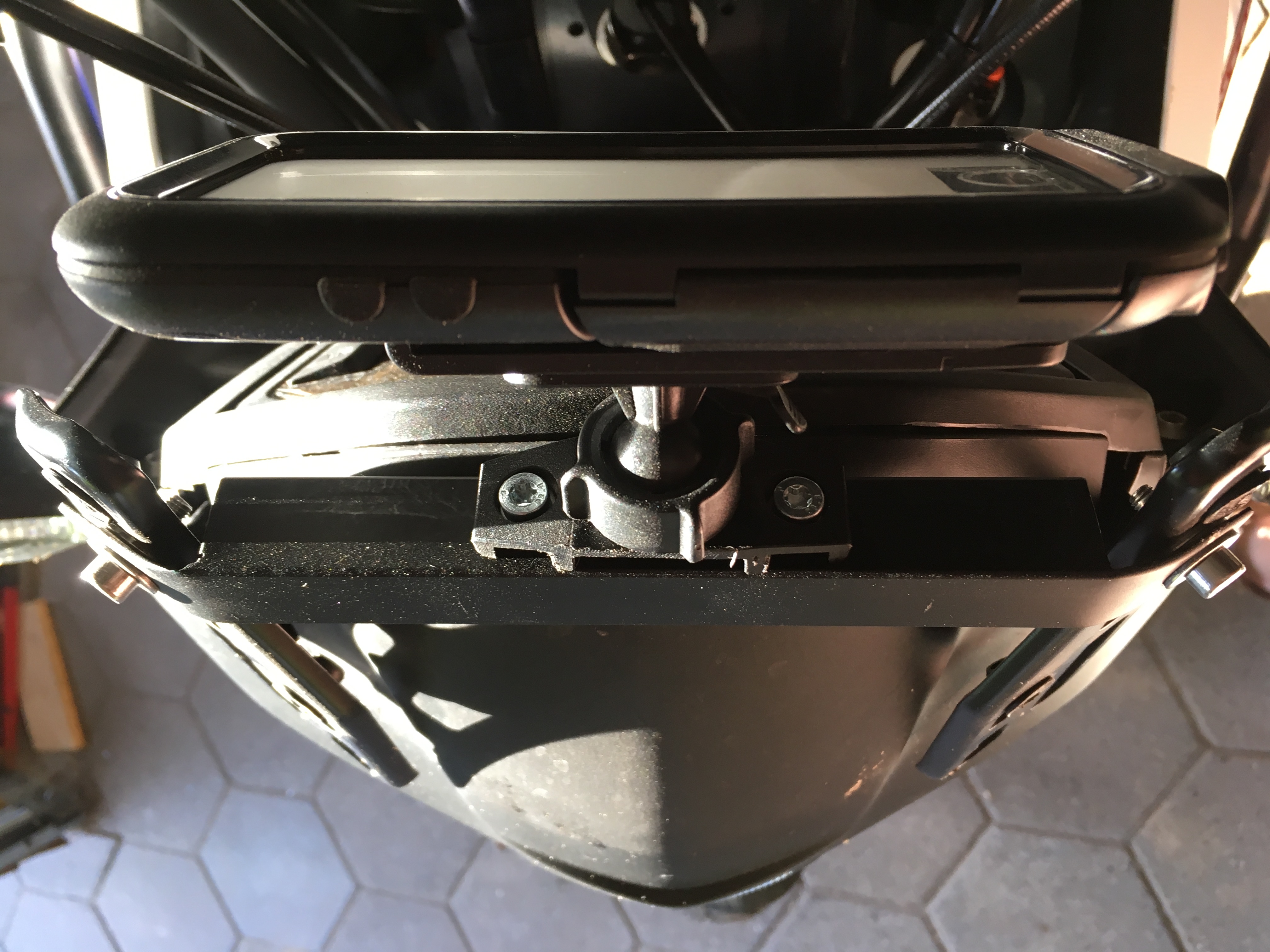 Easy and cheap phone mount Modifications, Accessories, and Appearance