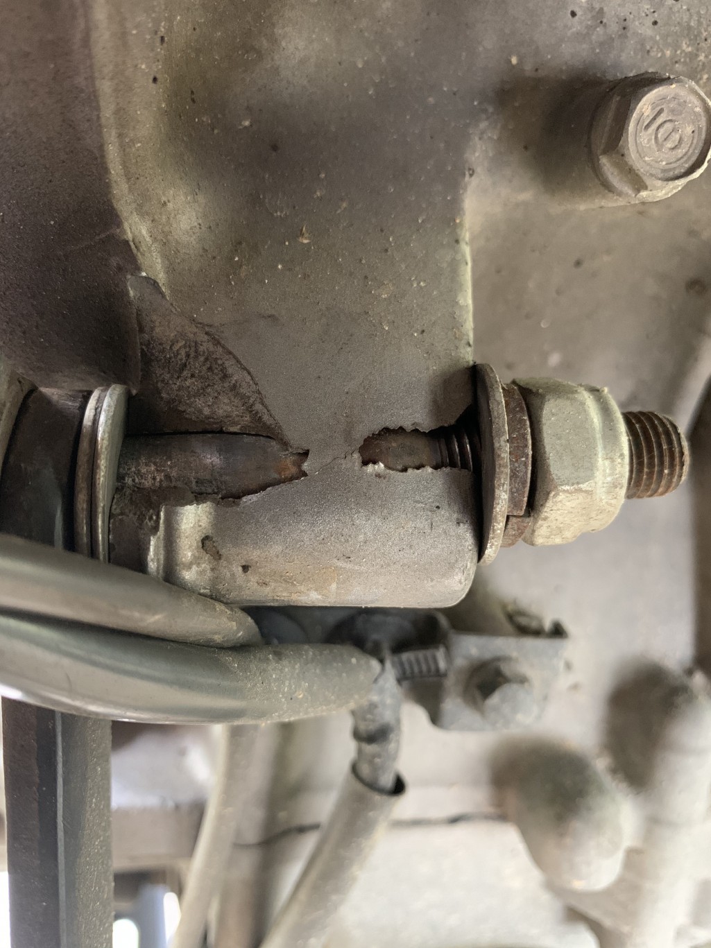 BROKEN ENGINE MOUNT!! CB500X and NX500 General Chat Honda CB500X